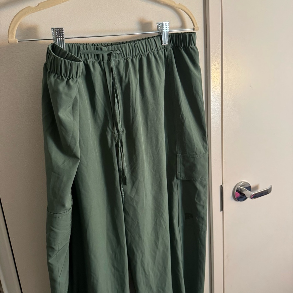 Victorias Secret PINK Tech Stretch Green Cargo Pants - Picture 6 of 9